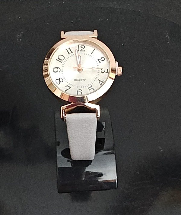 Producto - Reloj Redondo Esfera Gris y Dorado Malla Eco Cuero Gris