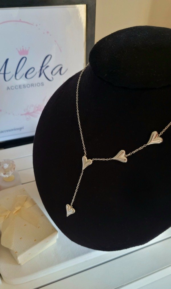 Producto - Collar múltiple corazones de acero blanco