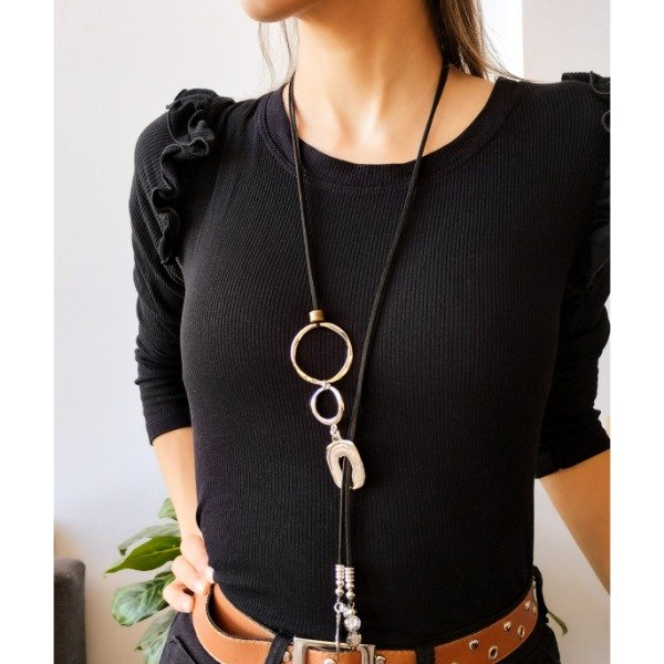 Producto - COLLAR CORBATERO LIVONIA