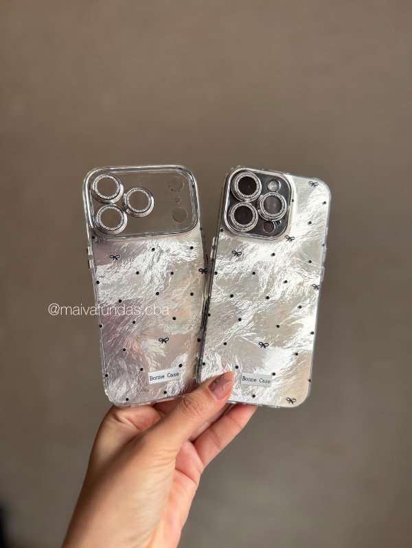Producto - Case silver moños cubrecámara desmontable iPhone - 1