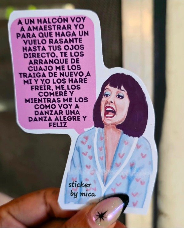 Producto - Sticker a un halcón