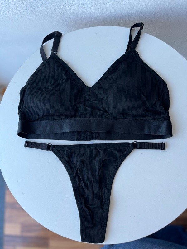 Producto - Conjunto Pía blanco y negro