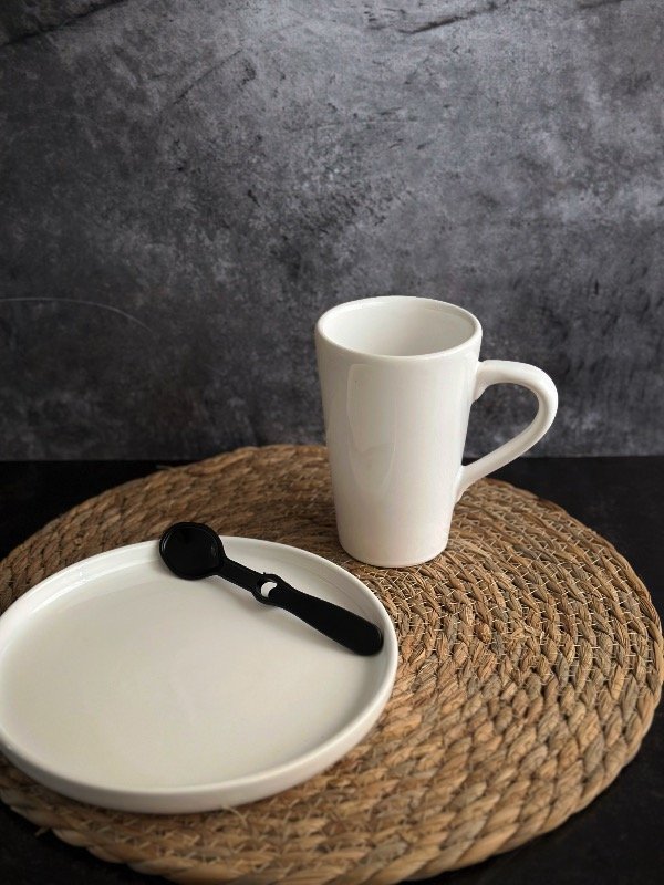 Producto - Set desayuno minimalista Blanco - chocolatero y plato