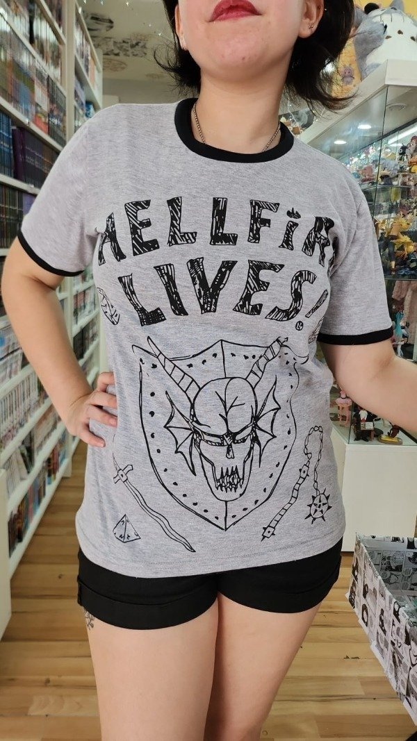 Producto - Remera Hellfire Lives - Stranger Things (ingrese para elegir talle)