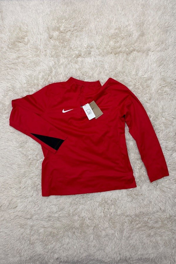 Producto - Buzo Nike Rompeviento