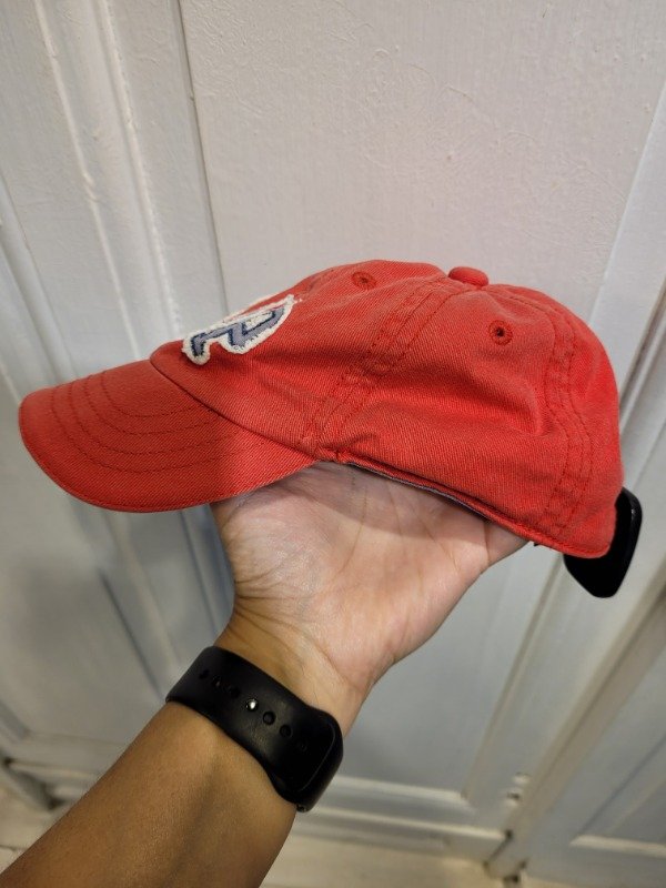 Producto - Gorra GAP colorada Talle XS/S - PRECIO: 2X - 1