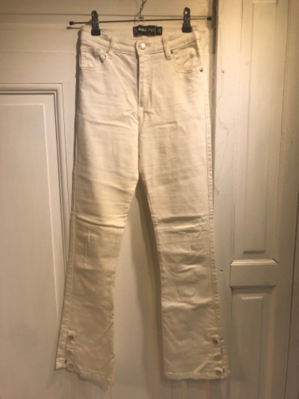 Producto - Jean ST MARIE blanco recto con botones- Talle 24- PRECIO: 36x