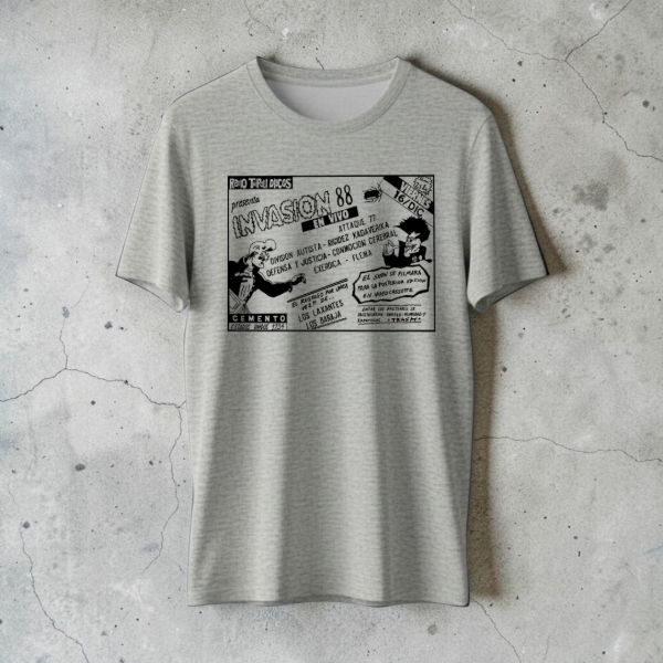 Producto - Remera unisex Invasión 88 Flyer Cemento