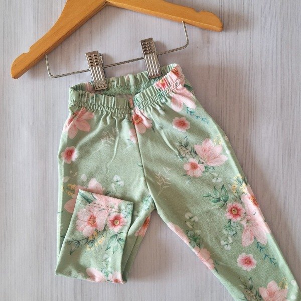 Producto - Calza Est. Digital Verde Flores Rosas