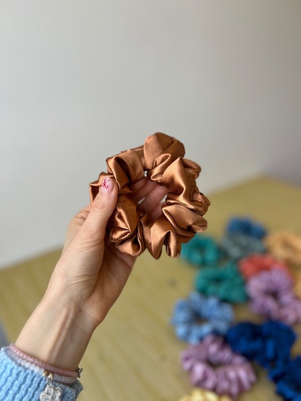 Producto - Scrunchie satén gamuza