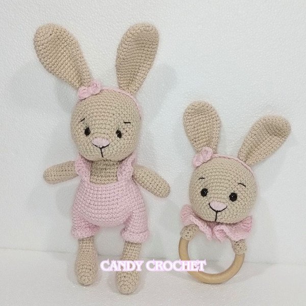 Producto - Set Nacimiento Coneja De Apego Y Sonajero Tejido A Crochet