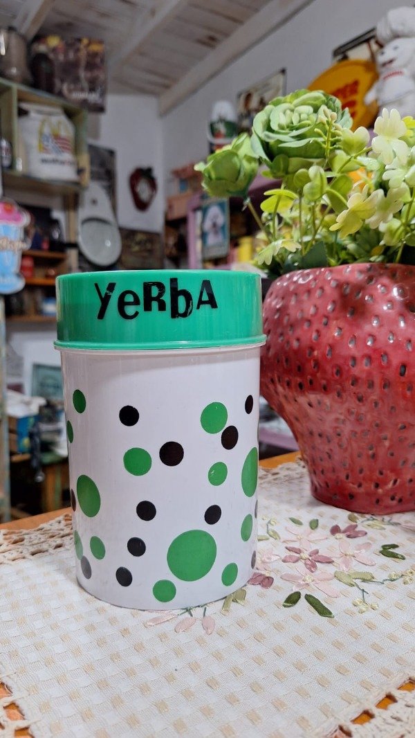 Producto - TARRO YERBA PLASTICO - 0