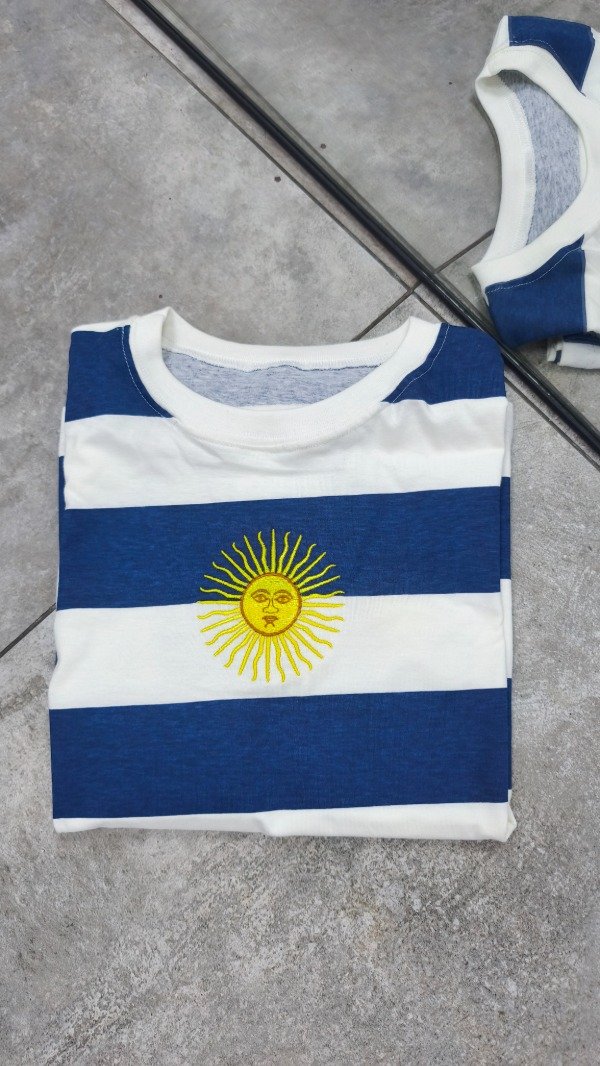 Producto - Remera Sol de mayo azul