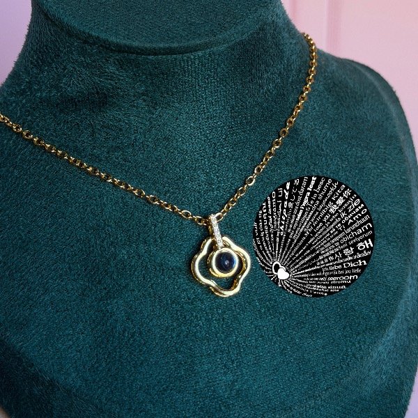 Producto - Collar: Trébol Te amo en 100 idiomas