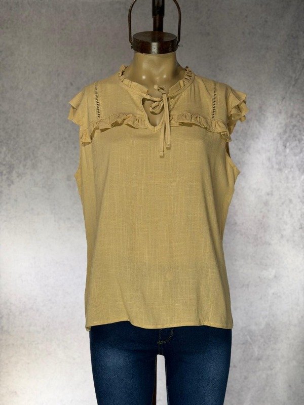 Producto - BLUSA DARCY BEIGE LINO CON VOLADOS