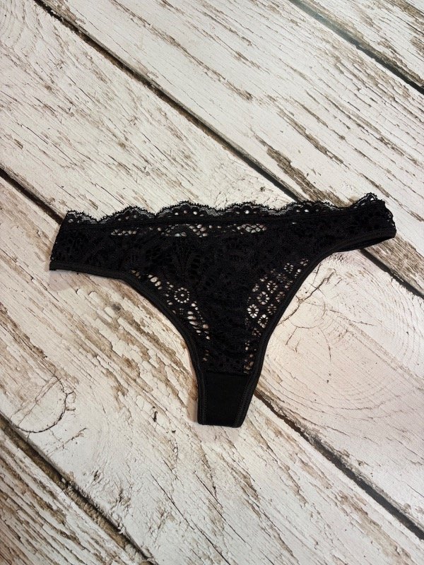Producto - LESS ALG FRENTE PUNTILLA NEGRO - 0