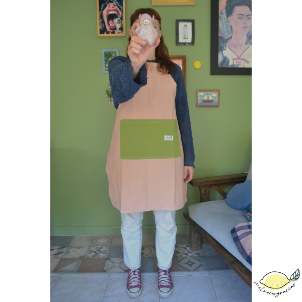 Producto - Delantal Regulable Rosa y Verde