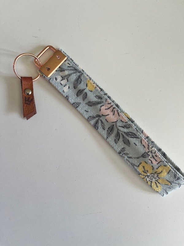 Producto - Llavero flores amarillas