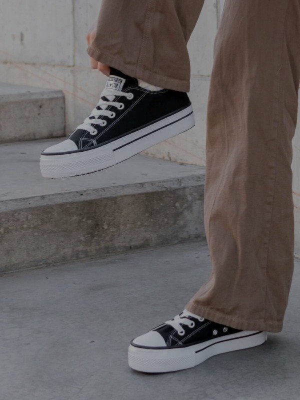 Producto - Converce de lona con plataforma negro