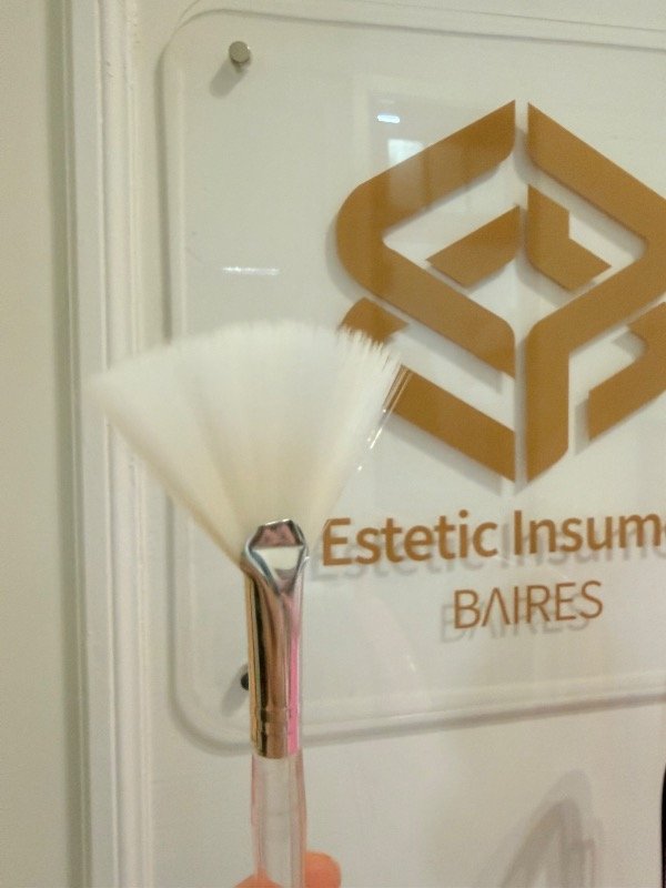 Producto - Pincel Abanico Blanco Mediano Peeling