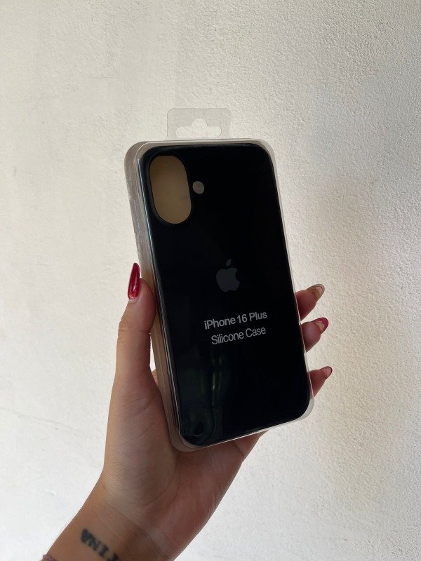 Producto - Iph 16 plus silicona con felpa negra