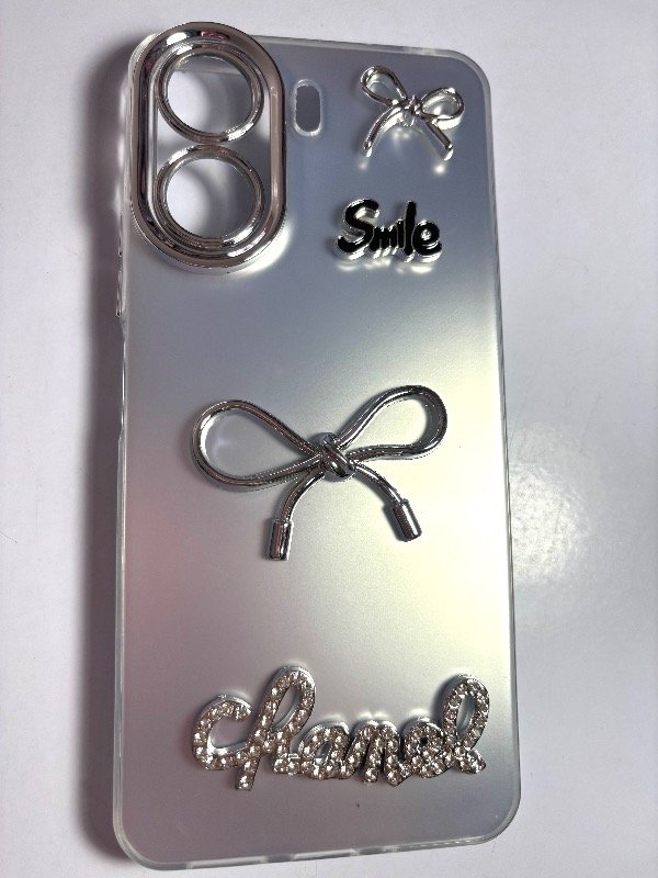 Producto - Case Chanel plateada 13C