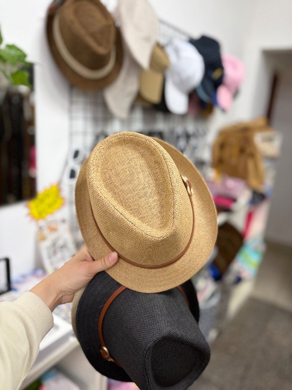 Producto - Sombrero ovalado con detalle cuerina - 1