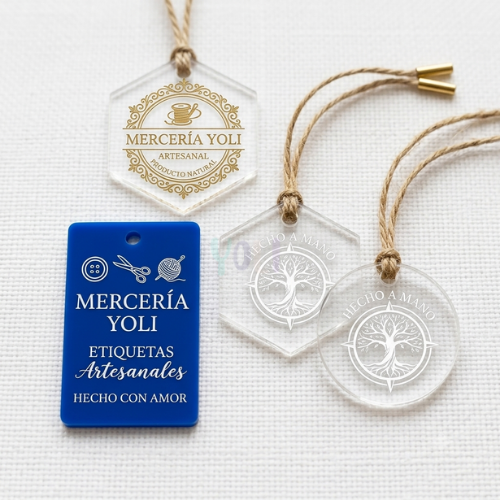 Producto - Etiquetas acrílicas personalizadas a color con logo grabado en blanco - 1