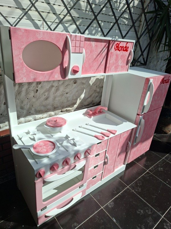 Producto - COCINA GRANDE UTENSILIOS CACEROLAS Y HELADERA