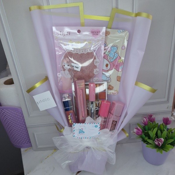 Producto - Ramo de maquillaje 5