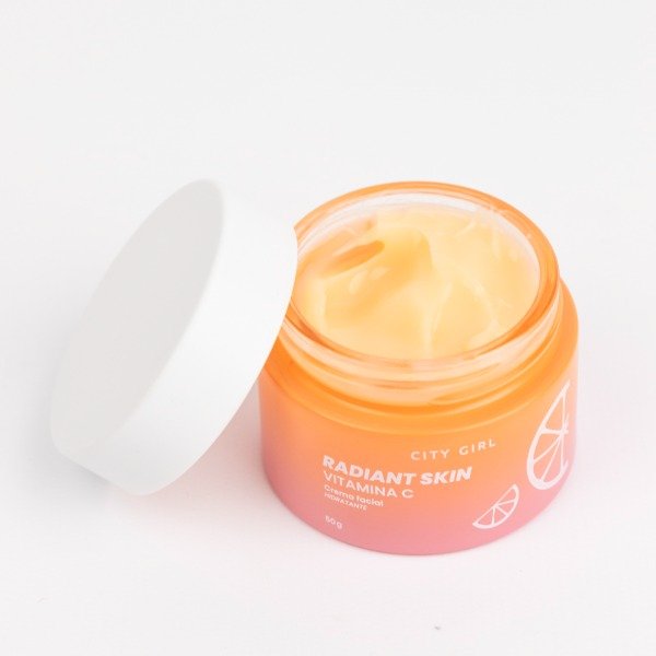 Producto - Crema facial vitamina c de día City Girl