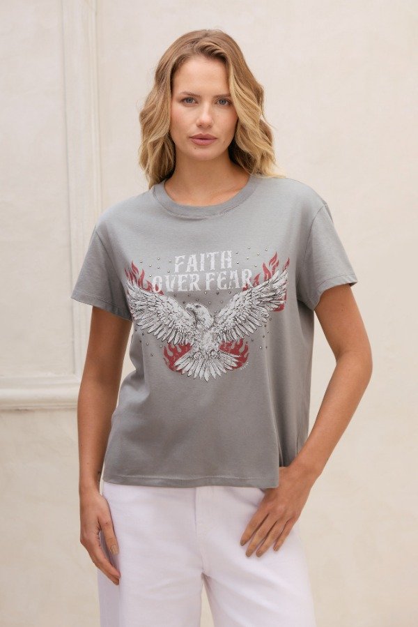 Producto - REMERA M/C CON TACHAS FAITH OVER FEAR - 3