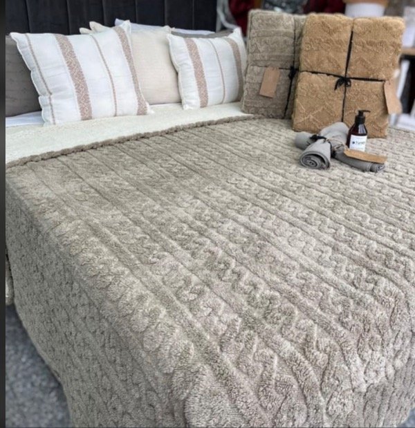 Producto - Frazada polar con corderito