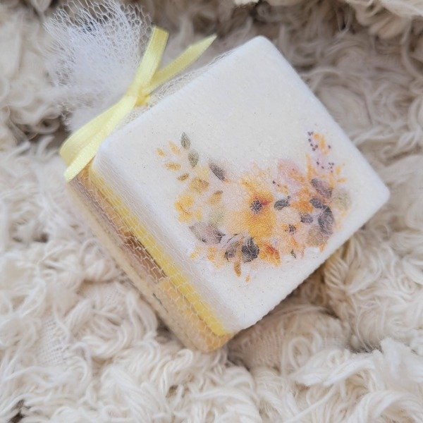 Producto - JABON CUADRADO AMARILLO 2 DECO