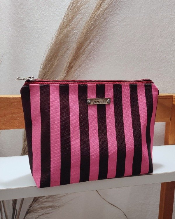 Producto - Neceser clasico - rayado bordo/rosa