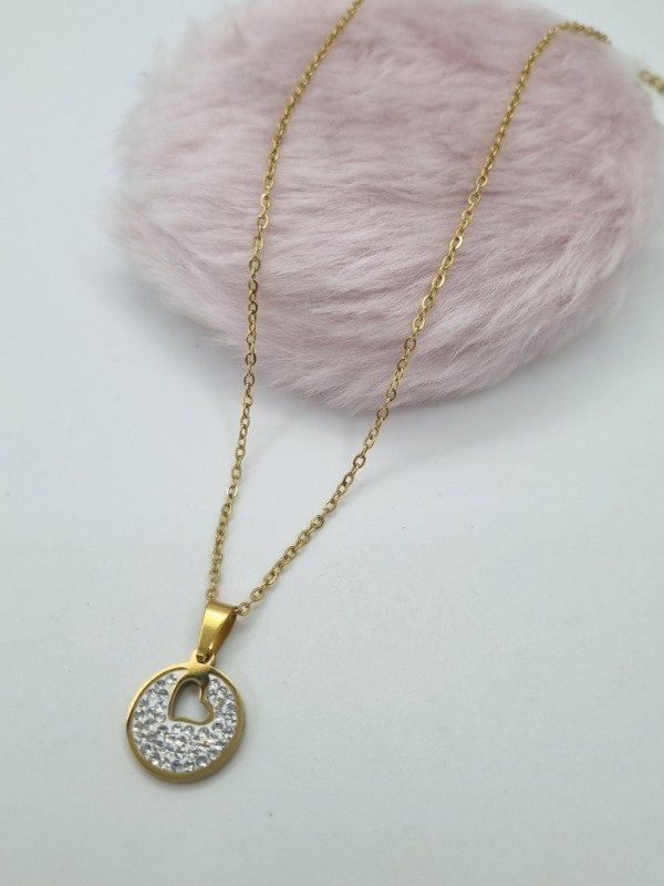 Producto - Cadena acero dorado dije circ corazon calado strass blanco