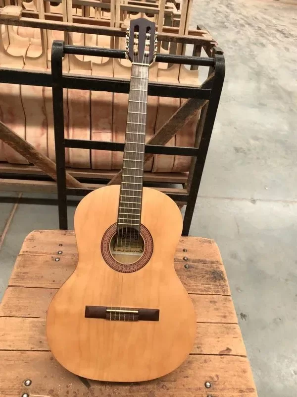 Producto - GRACIA M1  Guitarra criolla de iniciación