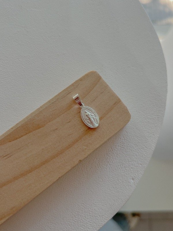 Producto - Dije Virgen Milagrosa grande