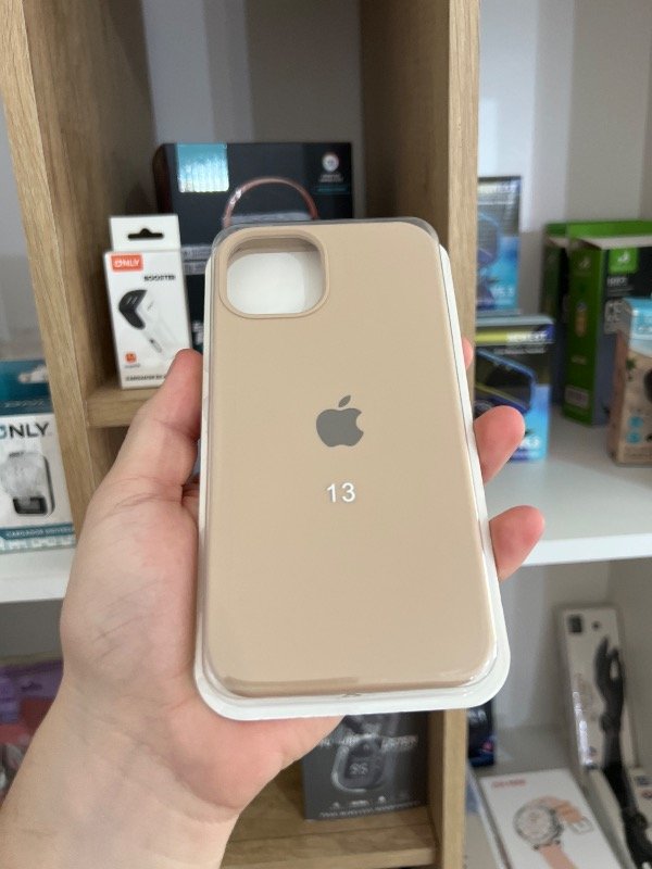 Producto - Funda iPhone 13 Marrón Claro