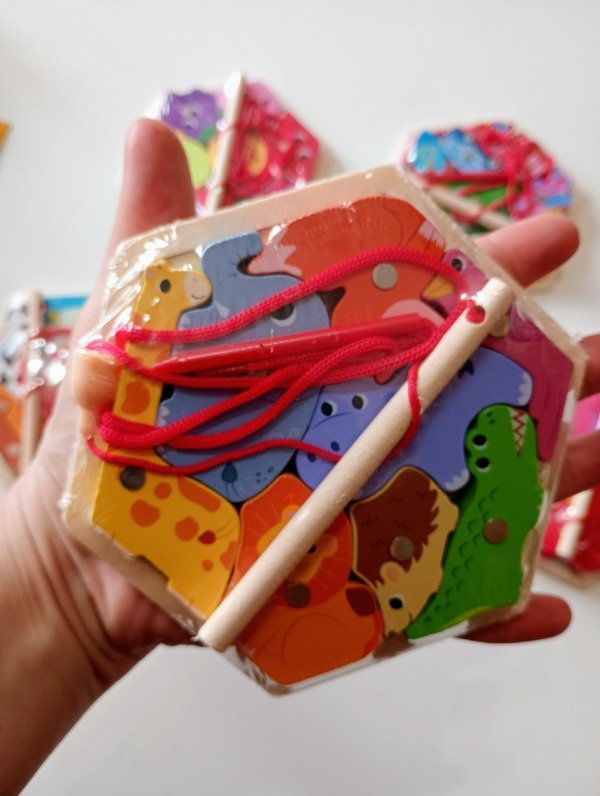 Producto - Rompecabezas hexagonal + pesca imantada + enhebrado (13cm x 13cm) - 1