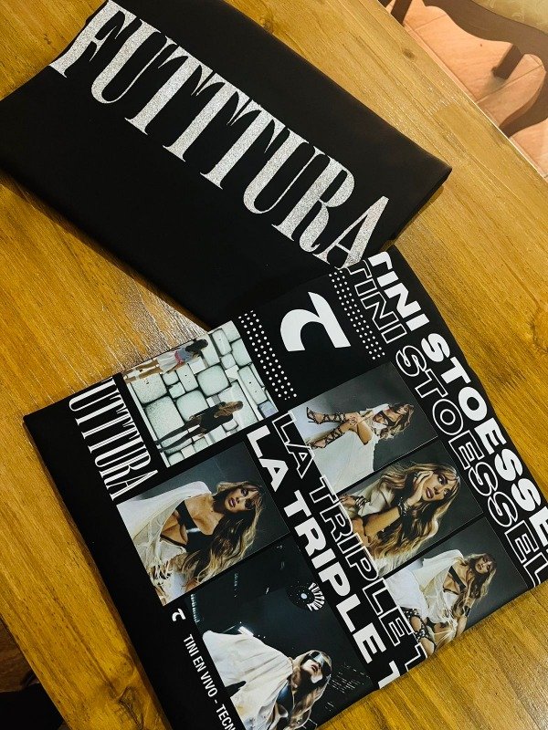 Producto - REMERA futttura collage entrega inmediata