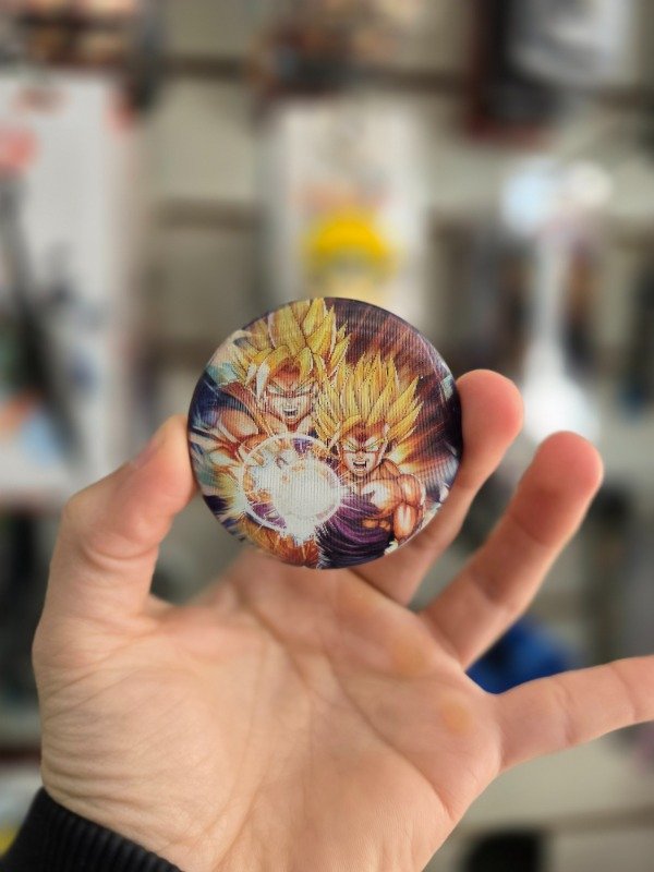 Producto - Pin Kamehameha padre e hijo holográfico