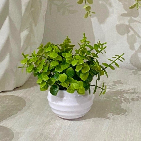 Producto - Planta Artificial Pequeña Con Maceta Blanca 371584