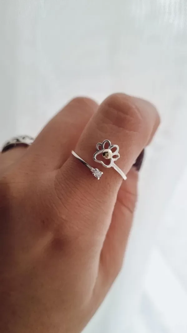Producto - Anillo huellita plata y oro con cubic blanco 18,5