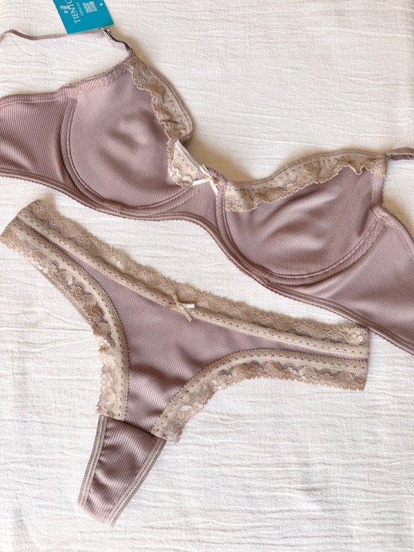 Producto - CONJUNTO MOR