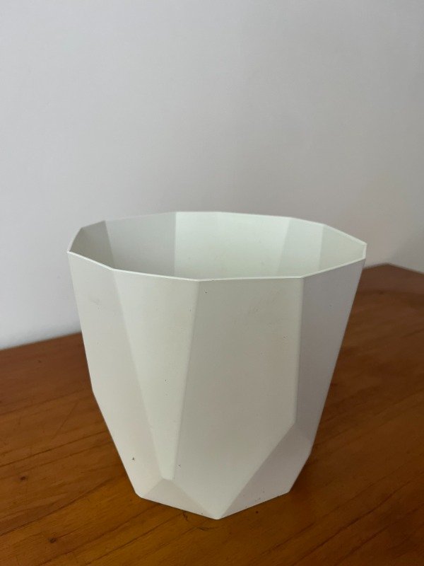 Producto - Maceta Facetada 24