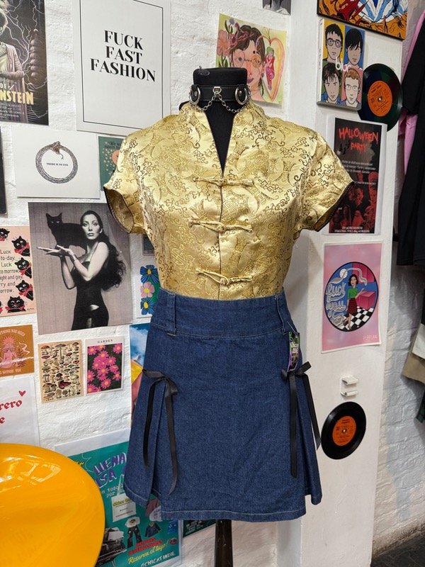 Producto - QIPAO DORADO