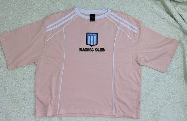 Remera boxi bordada rosa Racing Club — imagen 5