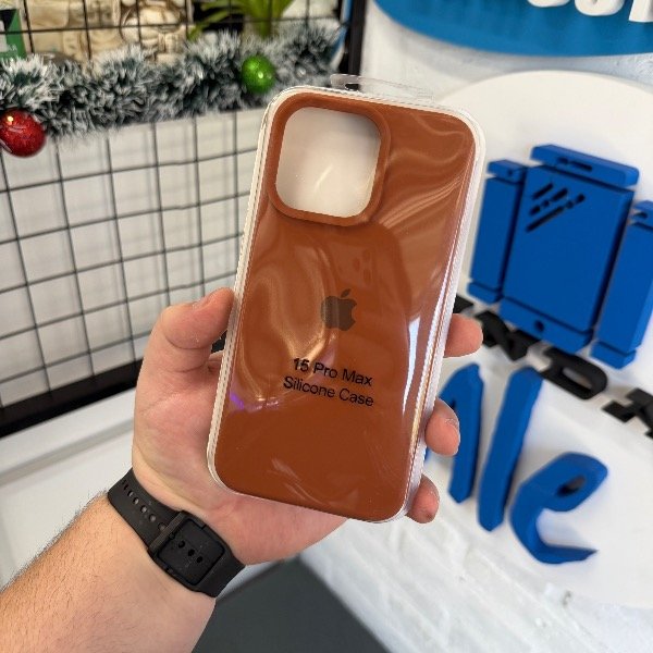 Producto - Silicone Case Marrón - iPhone 15 Pro Max