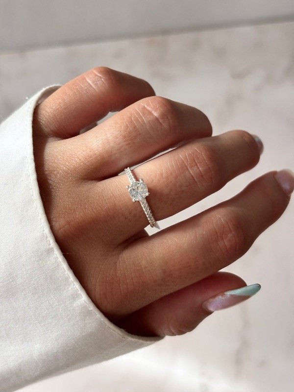 Producto - Anillo compromiso cubic engarzado